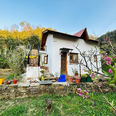 Love'S Farm, Cottage In Ramgarh エクステリア 写真